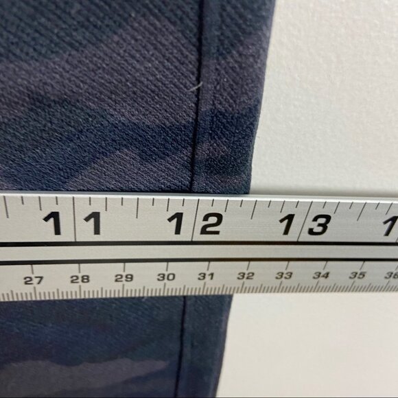 Revolve Spanx Camo Leggings High Rise Tummy Control Look At Me Now Seamless Pant - Picture 11 of 13